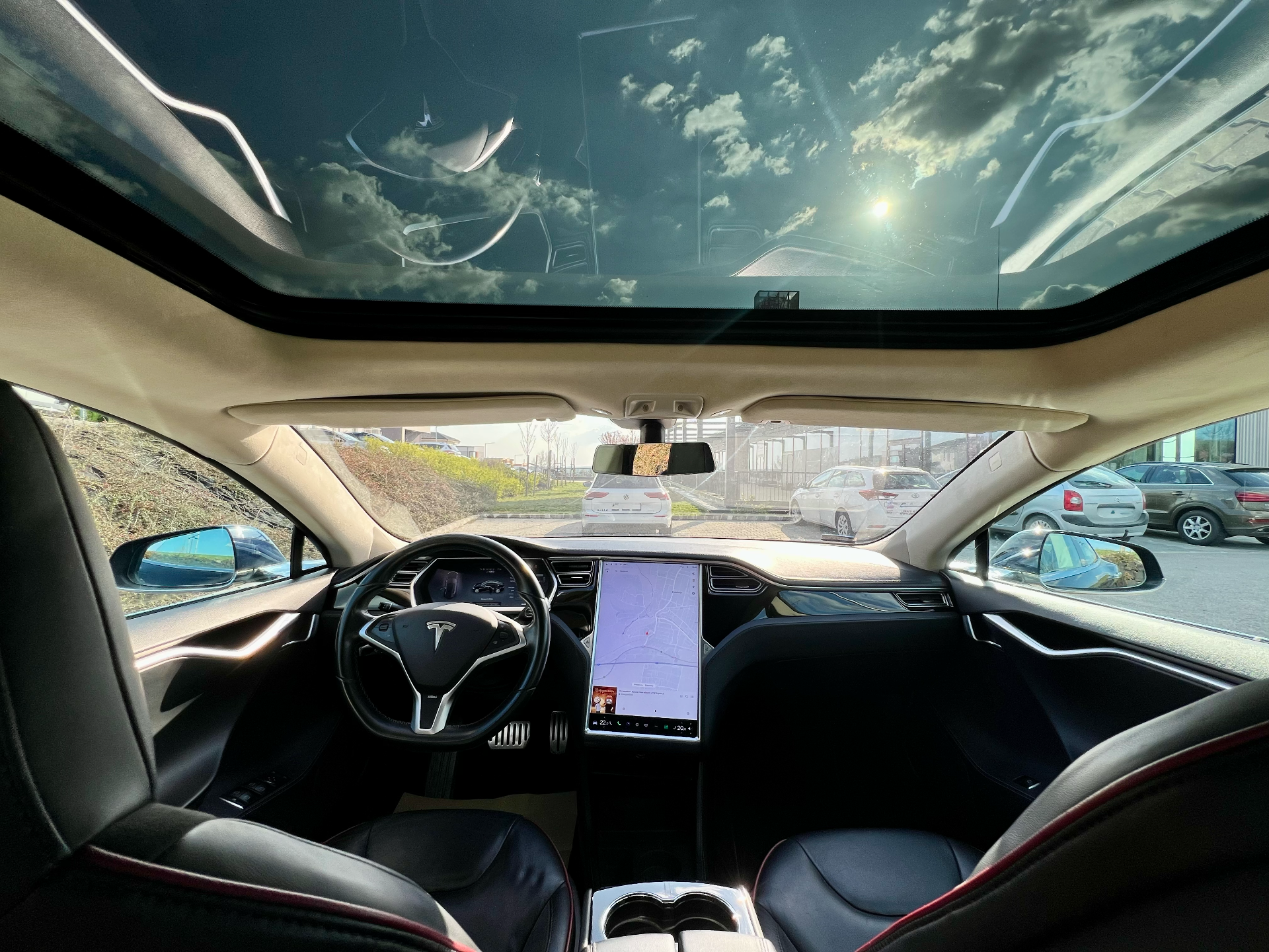Tesla Model S P90 bérlés Budapest belső