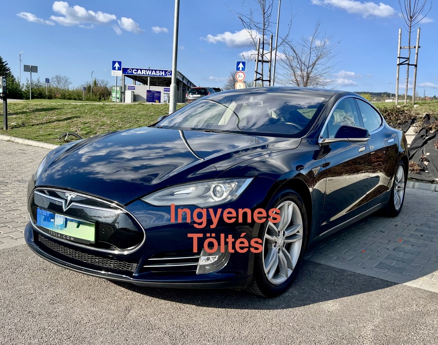 Tesla Model S P90 bérlés Budapest első