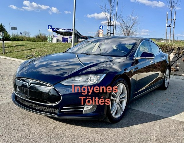 Tesla Model S P90 bérlés Budapest