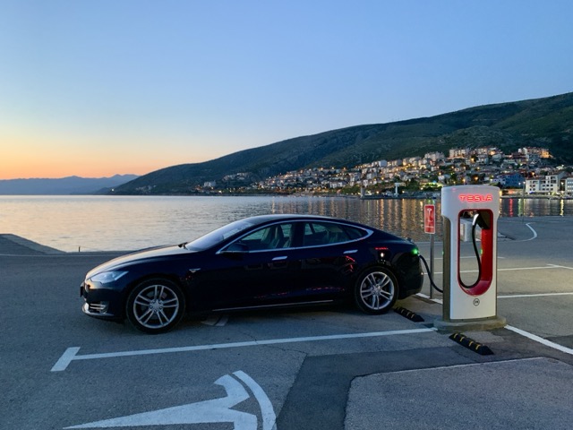 Tesla Model S P90 bérlés Senj