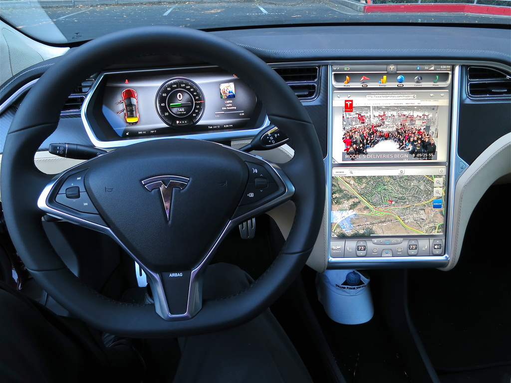 Tesla Model S és Model X – Egy korszak története (2012–2026)